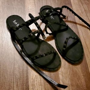 EUC flat jelly sandals